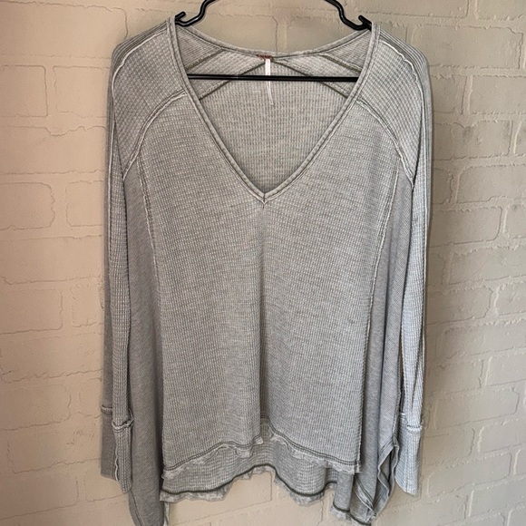 Free Peoplee shirt moss gray green waffle knit small NWT oversied shark bite hem - Picture 2 of 8